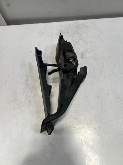 2000-2006 BMW E39, E46, and E53 X5 Accelerator Pedal 6762480 OEM