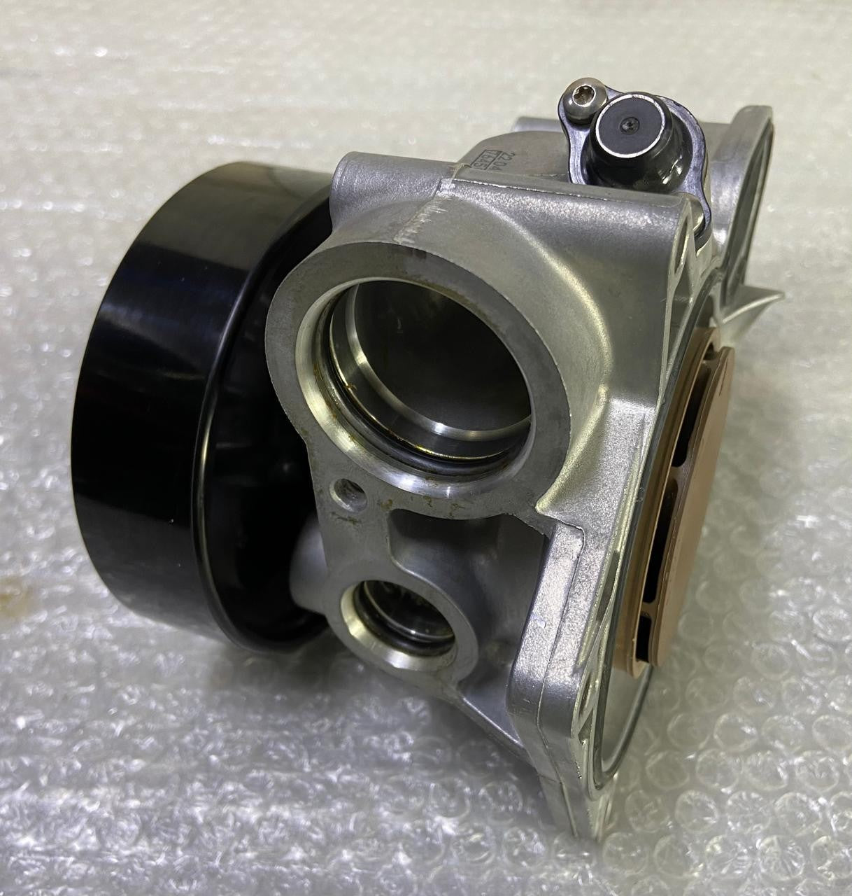 OEM BMW G30 M550d xDrive G11 G12 G05 G06 G07 Coolant Water Pump 7645961