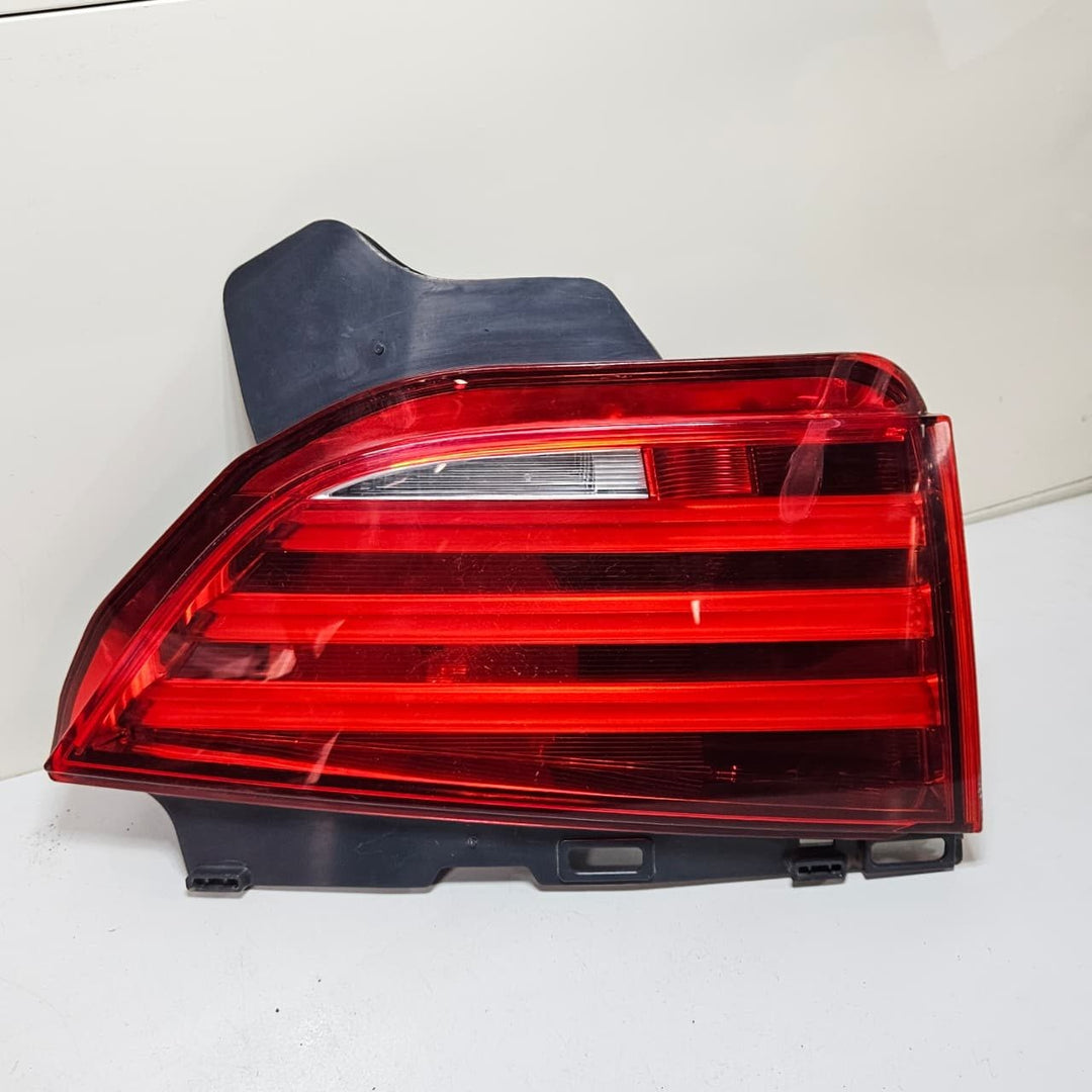 2012-2015 BMW  320i 328i 335i Right Rear Inner Tail Light 7259916 F30 F31 3 ser