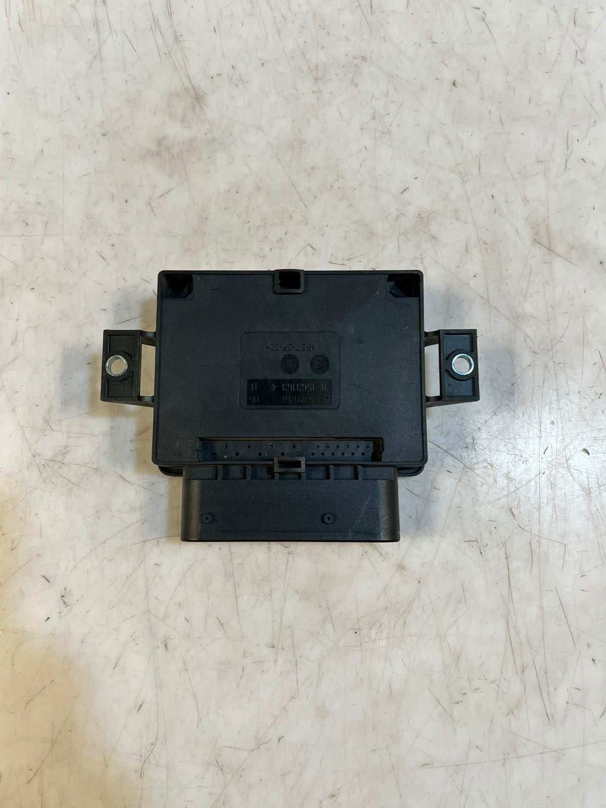 BMW 5 Series F10 F11 F12 F13 F25 F26 650i Parking Brake Control Module 6858017