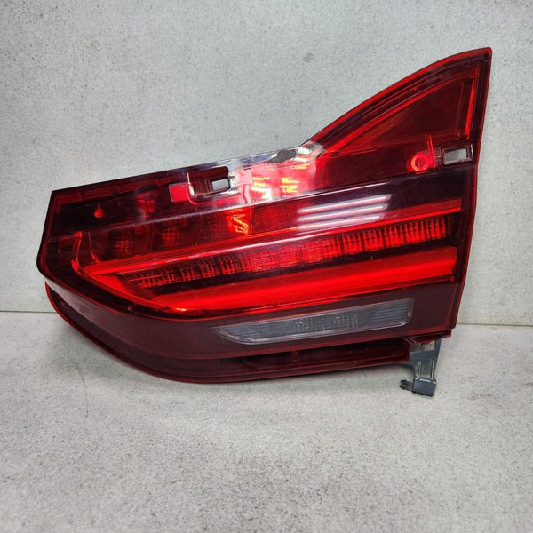 2016-2019 BMW 740i Rear Tail Light 2583246 7 Series G11 G12 