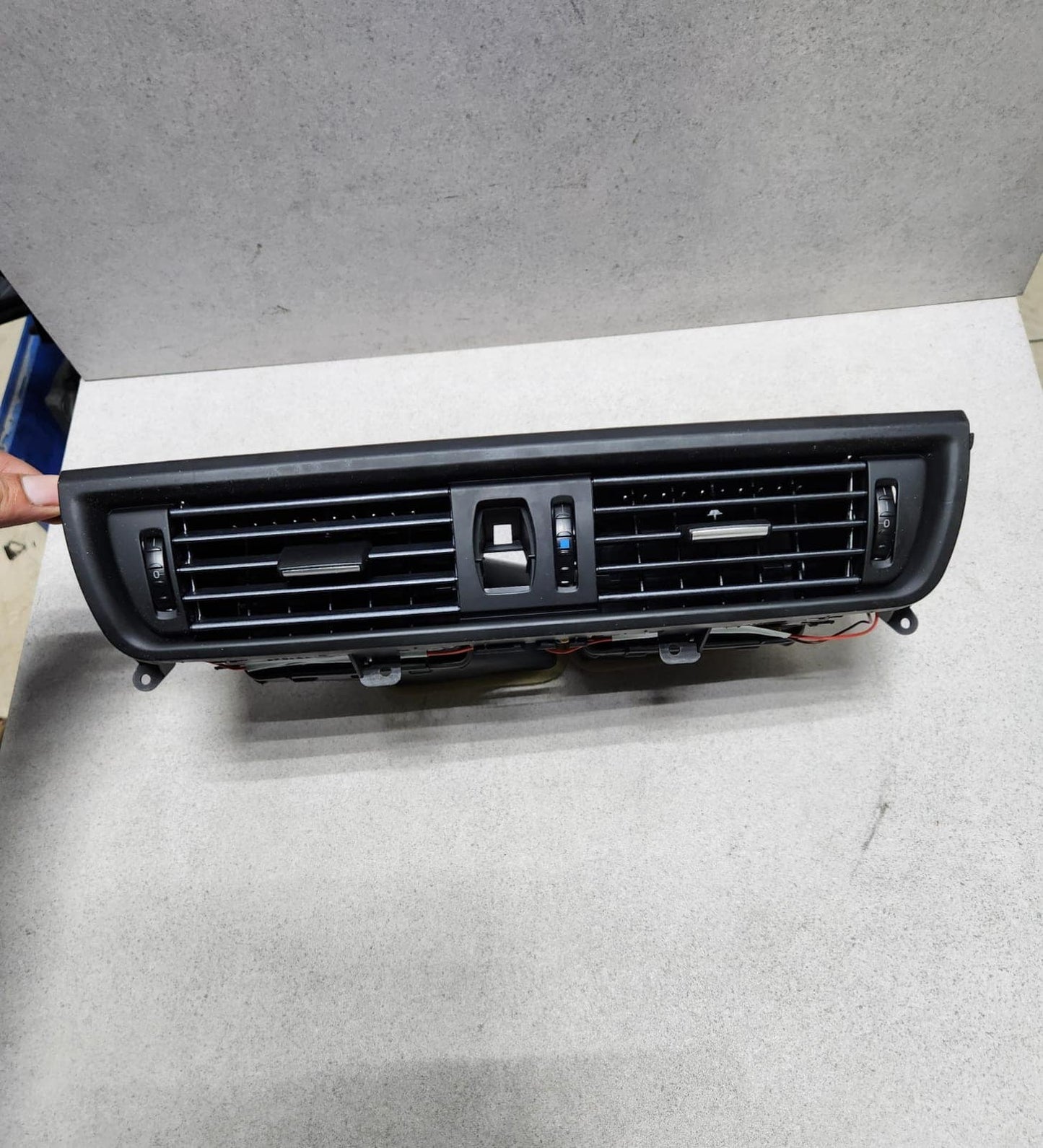 BMW Center Dash Air Vent 9209136 F10 F11 F12 F10 F11 F12 AFTERMARKET