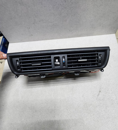 BMW Center Dash Air Vent 9209136 F10 F11 F12 F10 F11 F12 AFTERMARKET
