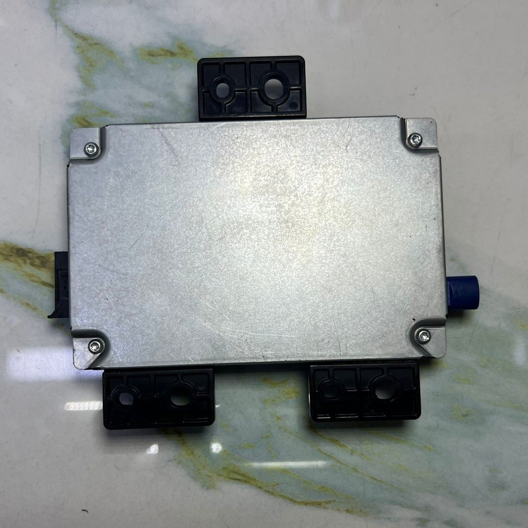 Mercedes-Benz W212 E-Class Communication Control Module Unit A172 9008206 OEM