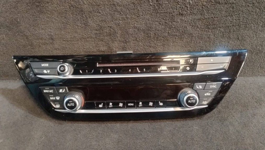 BMW G30 G31 G32 CLIMATE CONTROL & RADIO AUDIO SWITCH PANEL P/N  6834435