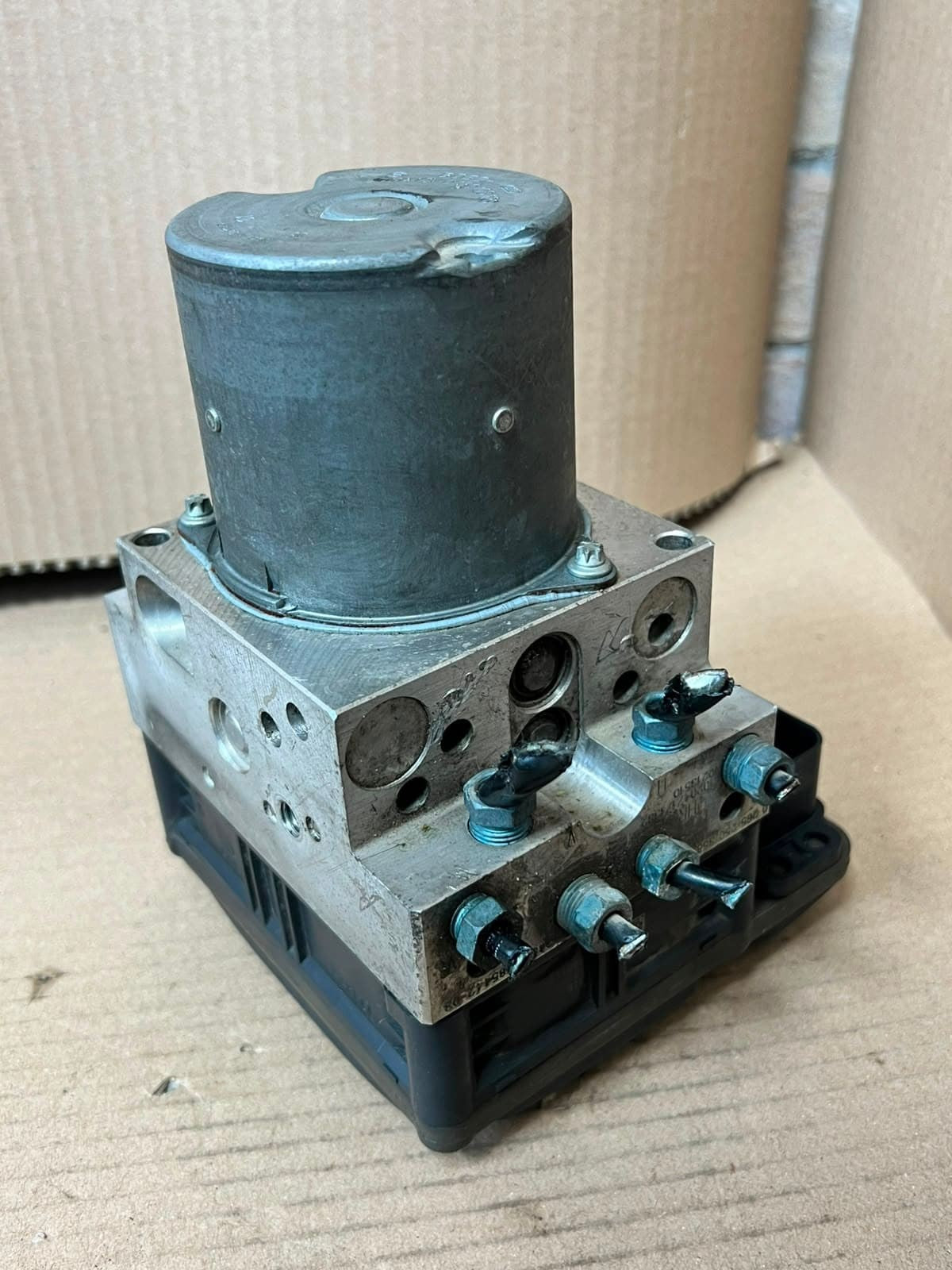 BMW F07 F10 F11 F18 F01 F02 F12 F13 ABS Pump Module Actuator Assembly 6799048