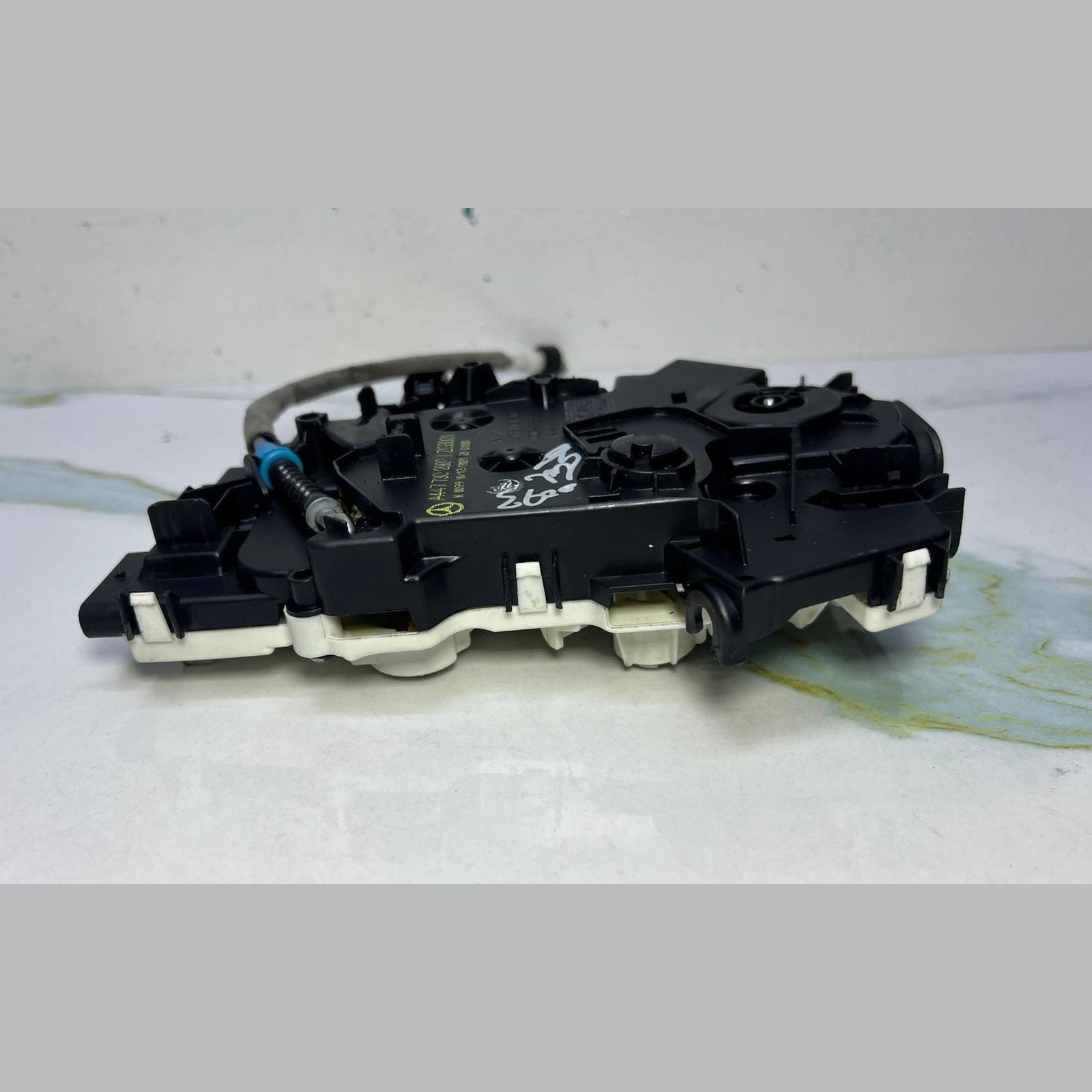 Genuine Mercedes-Benz Vito W447 Rear Sliding Actuator Door Lock A447 7302902 OEM