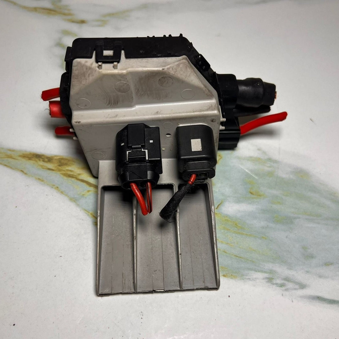 Mercedes-Benz W221 S-Class Fuse Box A 221 540 68 50 S600