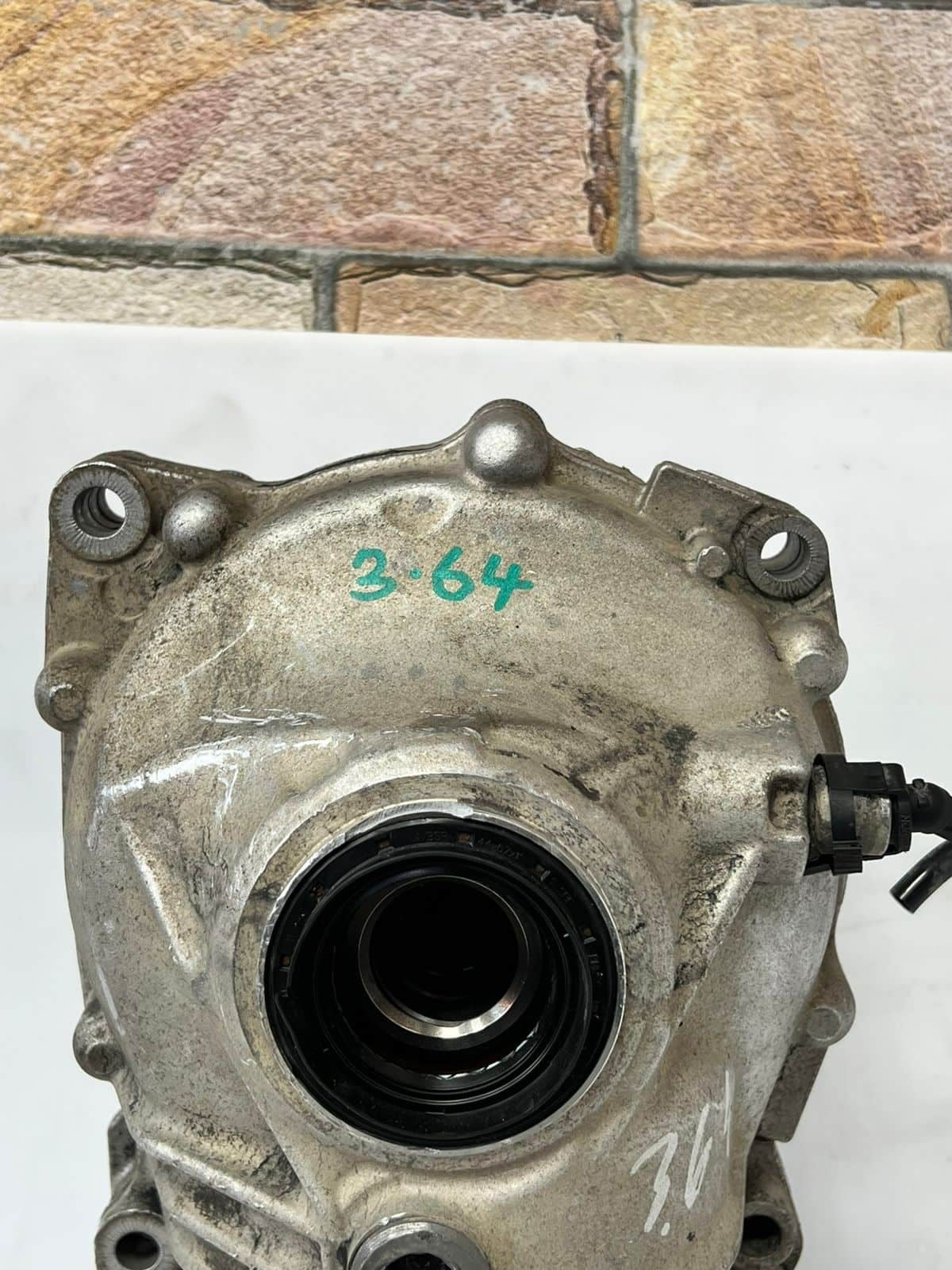 2010-2015 BMW X1 E84 E90 E91 E92 F30 F31 Front Differential 7572051 OEM 3.64