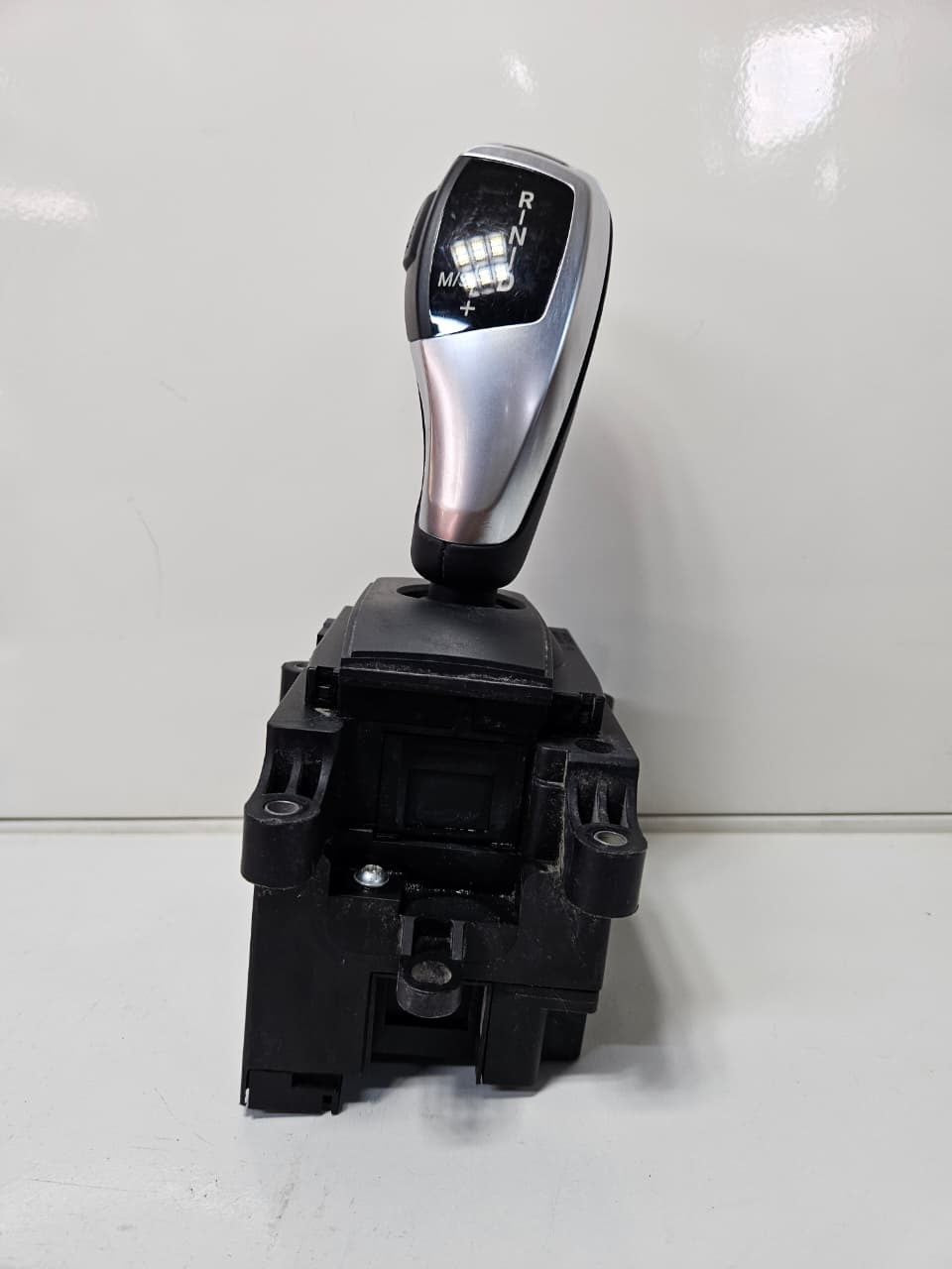 2011 BMW 750i Automatic Transmission Gear Shifter 9239504