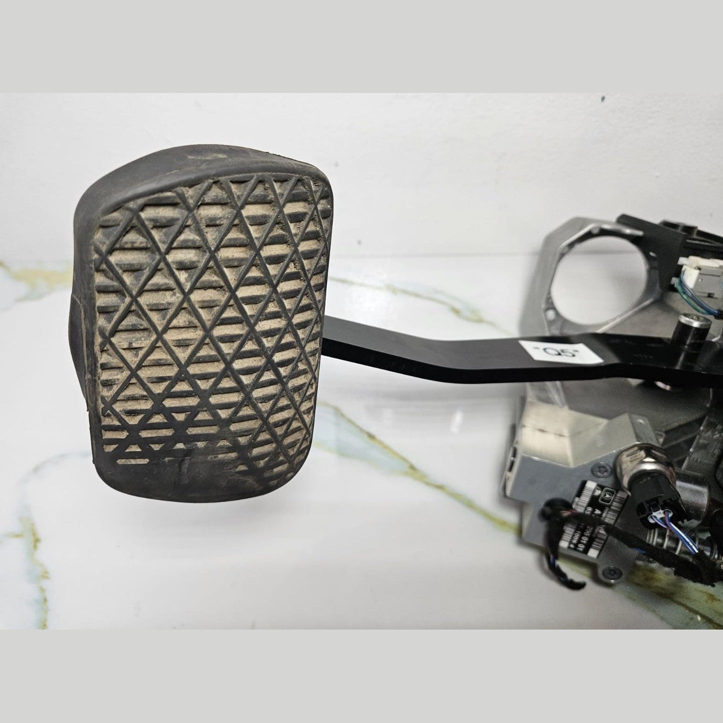 10-15 Mercedes-Benz W212 E-Class Hybrid Brake Pedal Assembly A212 2900301 OEM