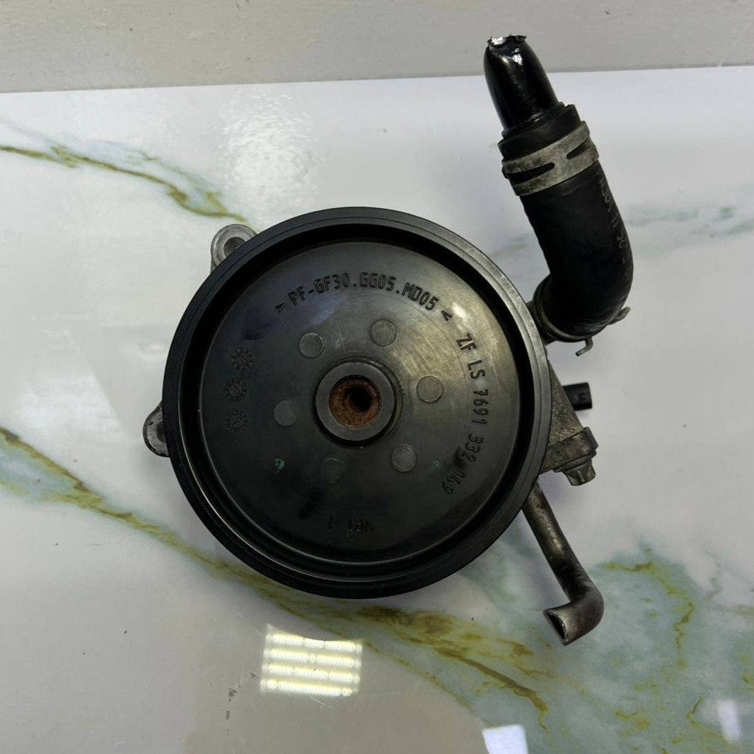 Mercedes-Benz W906 Sprinter Power Steering Hydraulic Pump A006 4667601