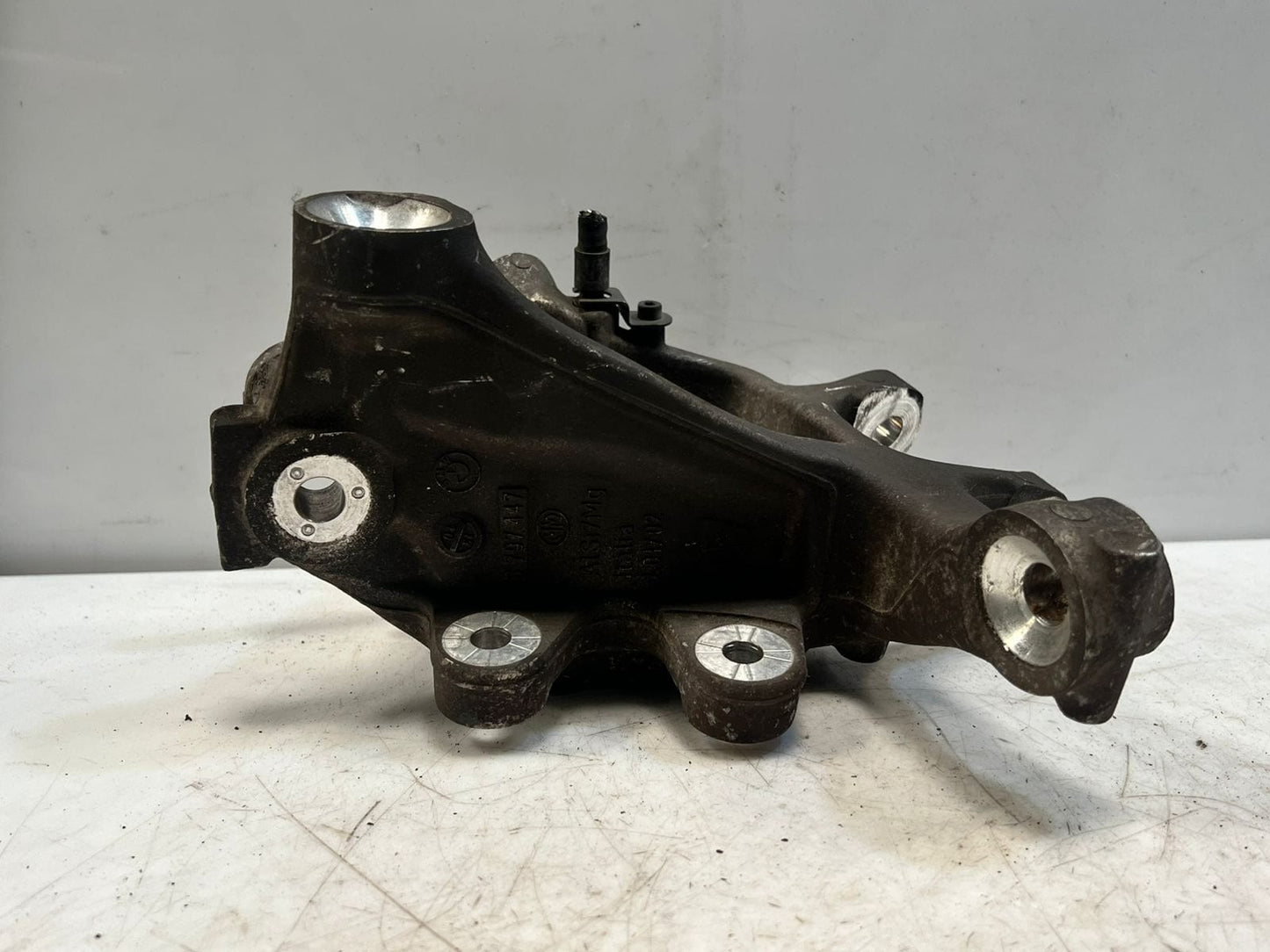 2008-2014 BMW 750i 7' F01 F02 F03 F04 Rear Wheel Hub Spindle Knuckle 6797447