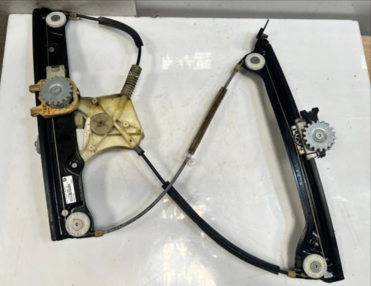 BMW 6' F07 GT F06 Window Regulator With Motor Front Right 7275398 OEM