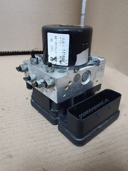 2005-2007 BMW 3 Series E90 E91 E92 E93 330i 335i 330d ABS Pump/Module 6776069