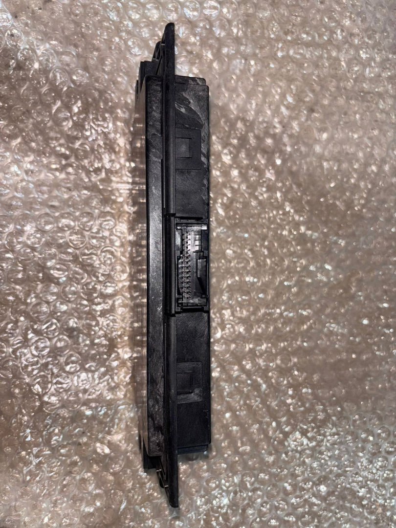 Bmw  E90 320i lci Footwell Control Module Computer   9249082