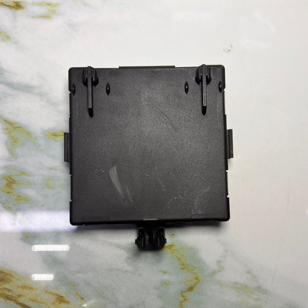 Mercedes-Benz Door Control Module Unit A 1669005504 M-Class W166