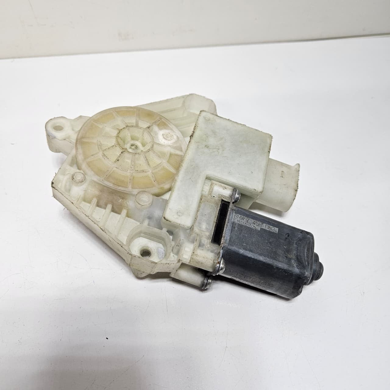 2015 BMW G11 G12 G30 740Li Door Window Regulator motor 7455082 Front Right