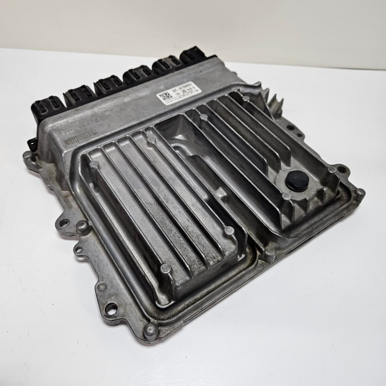 2014-2018 BMW F30 F31 320iX B48 xDrive Engine Control Unit DME 8674937 OEM