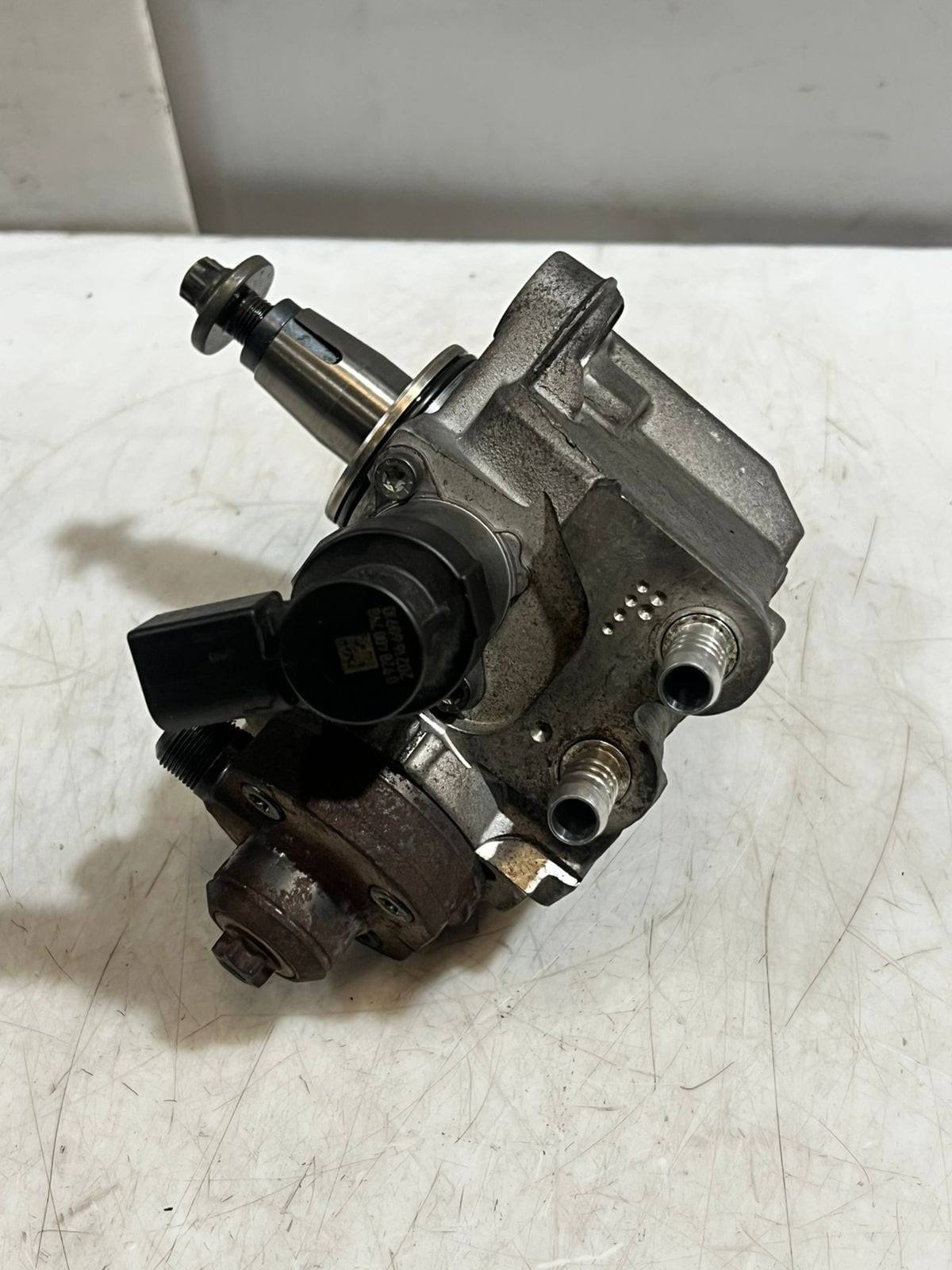 BMW  F10 F20 F21 F30 N47S1 High Pressure Fuel Injection Pump 7823456 0445010528
