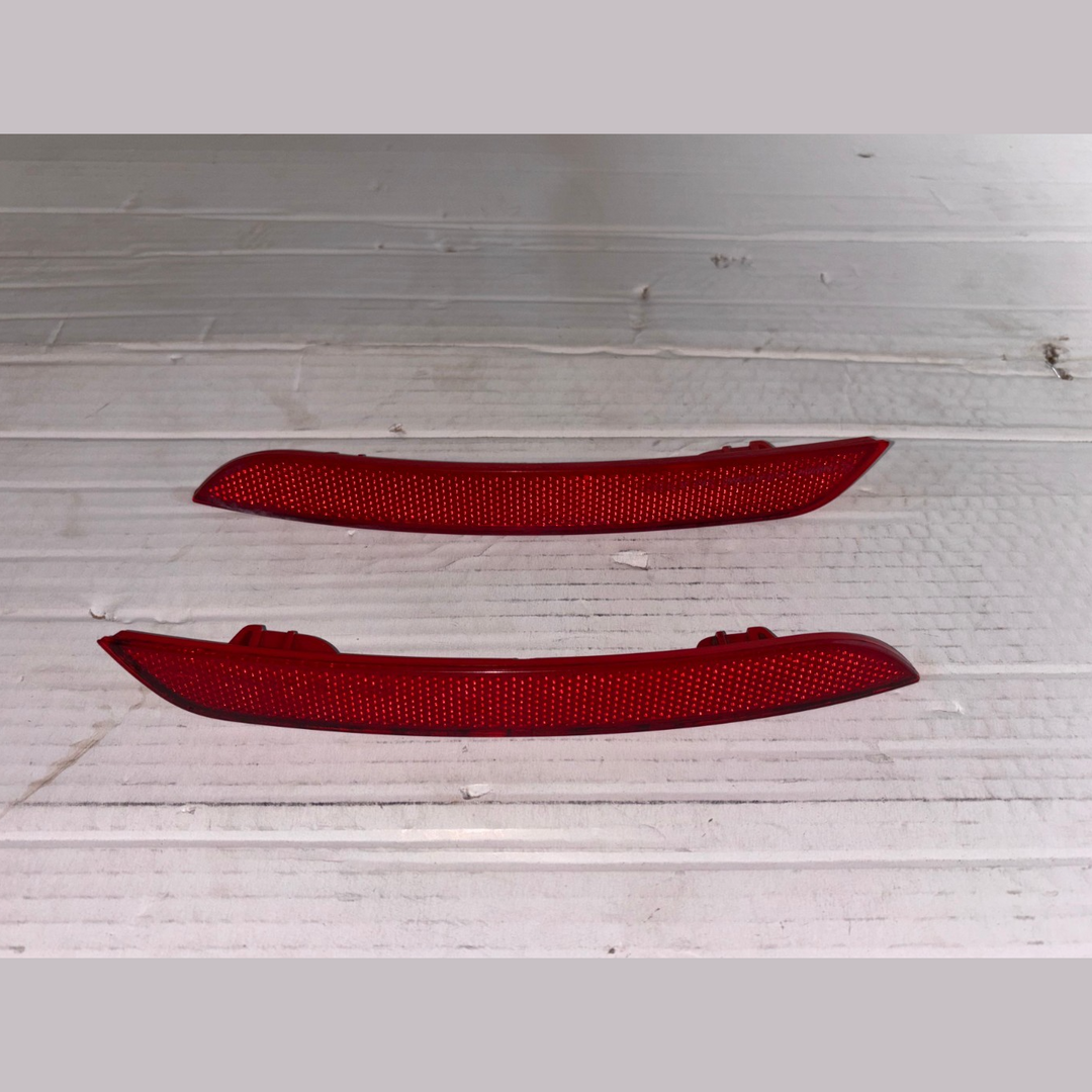 BMW F30 REAR BUMPER REFLECTORS LEFT RIGHT 7301187 7301188 SET