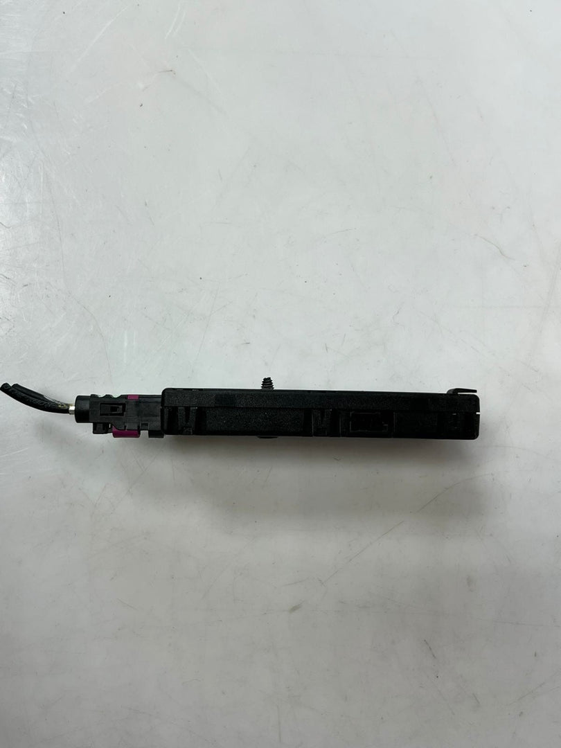 BMW F45 2 Series Active Tourer Antenna Amplifier AM/ FM 9286370 OEM