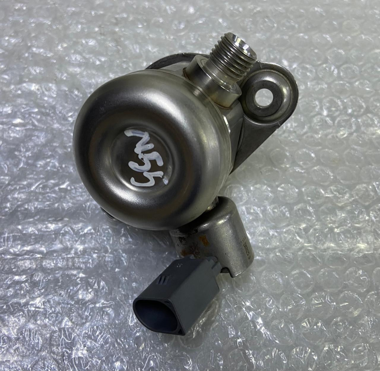OEM BMW F20 F22 F11 Petrol N55 High Pressure Fuel Injection Pump 7610761 BOSCH