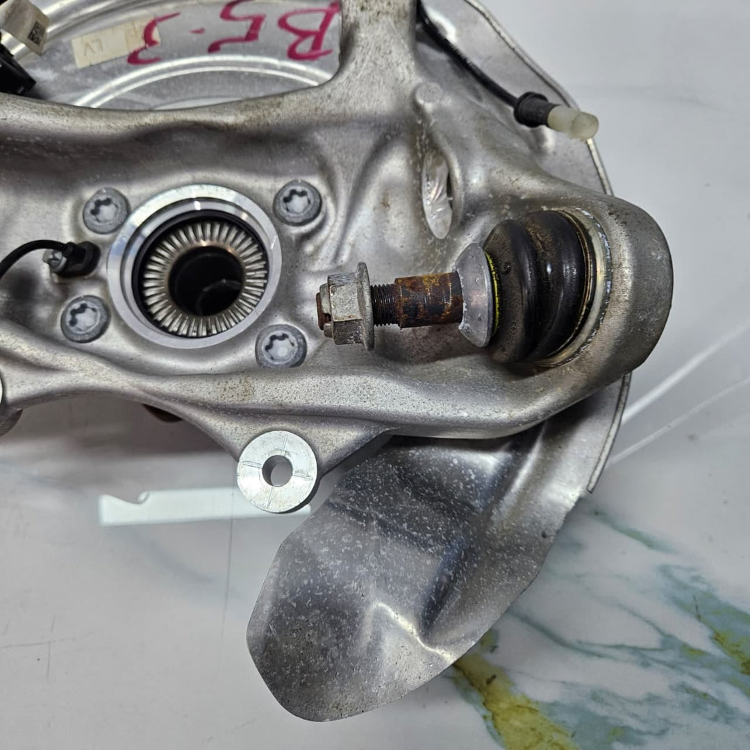 2017-2020 BMW 5 8 Series G30 G31 G15 530i Front Left Wheel Knuckle 6884385