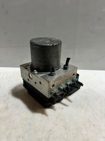 2010-2015 BMW X1 E84 ABS Hydraulic Brake Pump Control Module 6860214 OEM