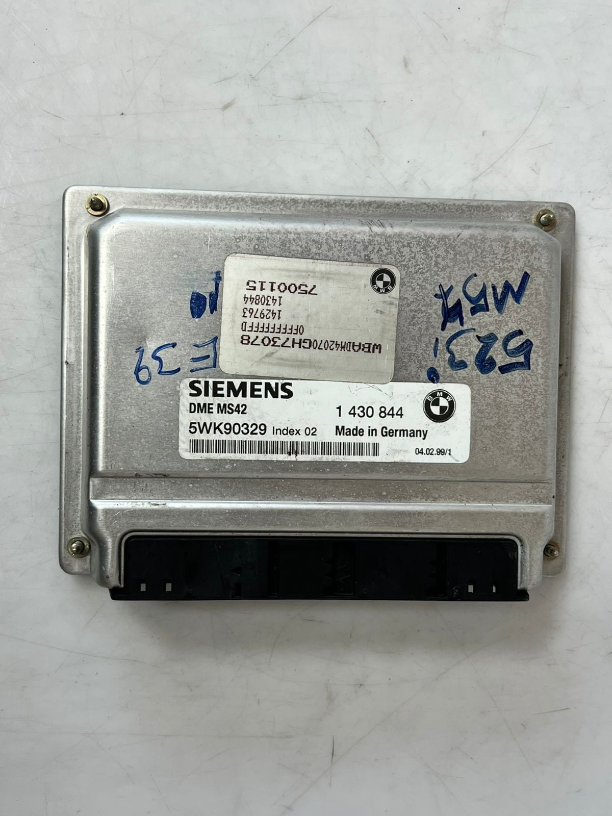 1999-2000 BMW E39 M54 523i Engine Control Unit ECU COMPLETE SET 1430844