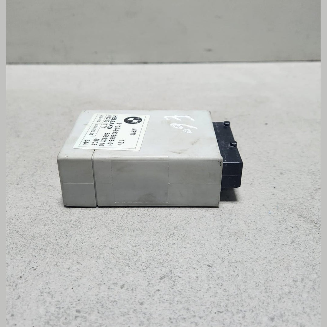 2004-2006 BMW 525i Micro Power Control Module 6939655 E60 E61 E63 E64