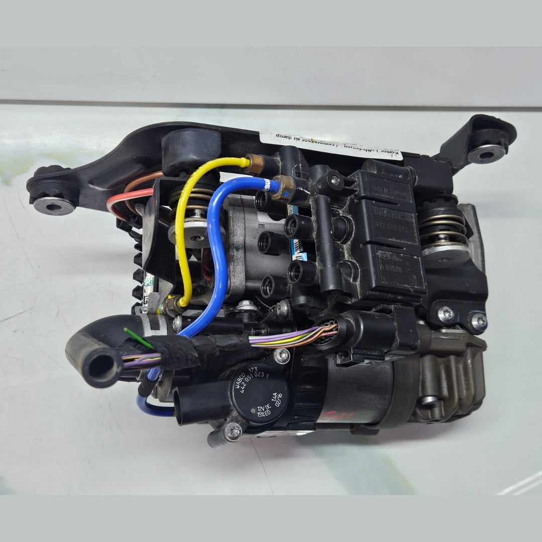 BMW 740e 7 Series G11 G12 Air Pump (Suspension) 6861882 OEM