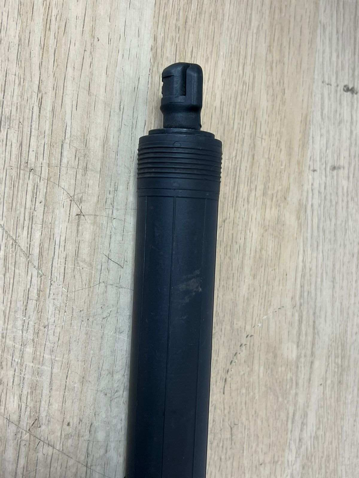 2014-2018 OEM quality Right tailgate strut spindle drive for BMW X5 F15 4823282