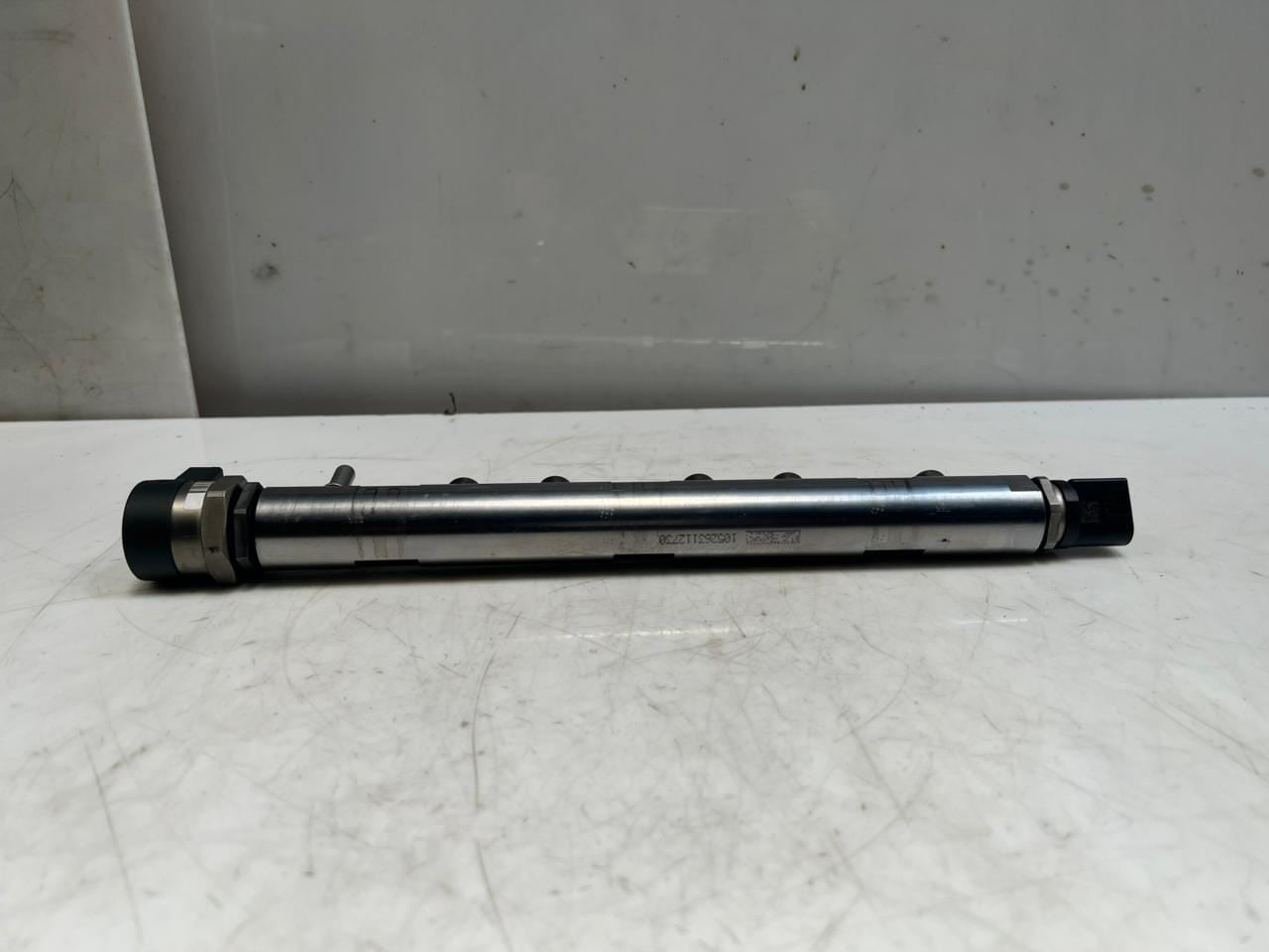 BMW 1' F10 F30 E90 E81 E87 N47 2.0L Fuel Injection Rail With Sensor 7809127 OEM