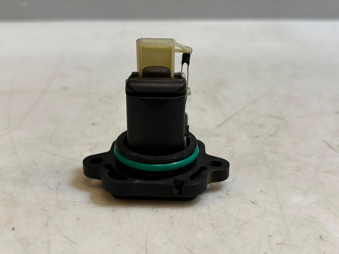 2006-2010 BMW 130i E87 E90 E91 E92 E93 325xi 330xi Mass Air Flow Sensor 7520519