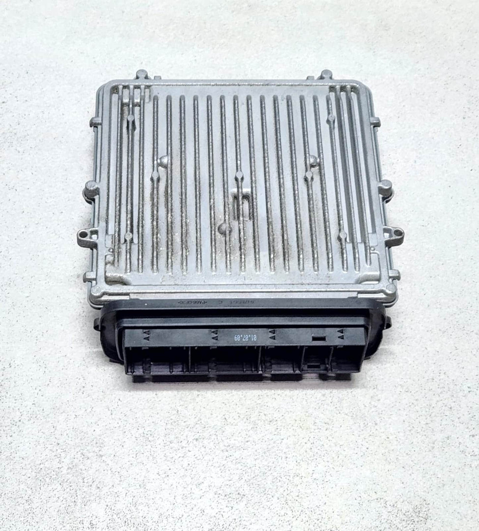 2010-2011 BMW 5 Series Engine Control Unit 8510137 5 Series F10 F11 N47N  OEM