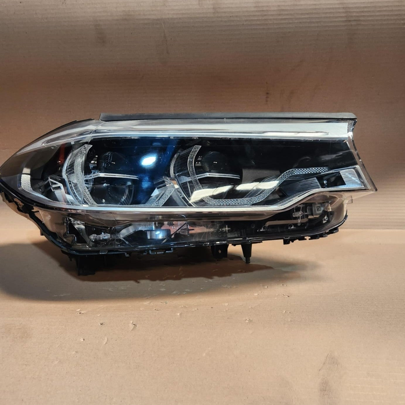 Genuine BMW Adaptive LED Headlight 8499109 5 Series G30 G31 and M5 F90