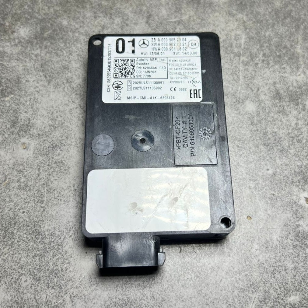 Mercedes W205 Bumper Blind Spot Radar Distance Sensor Module A000 9052504 OEM