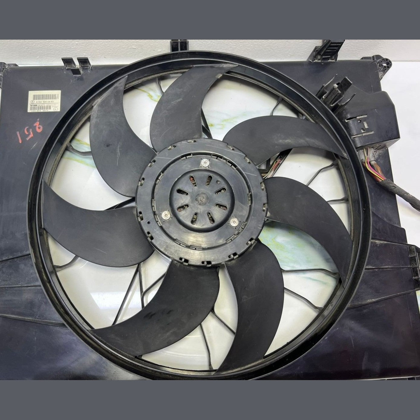 2006-2013 Mercedes-Benz ML350 Radiator Cooling Fan Assembly A 164 500 04 93