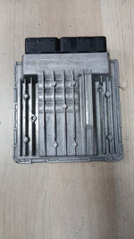 Load image into Gallery viewer, 2008-2011 BMW 128i Engine Control Module 7583526 with 3.0L N51 engine.