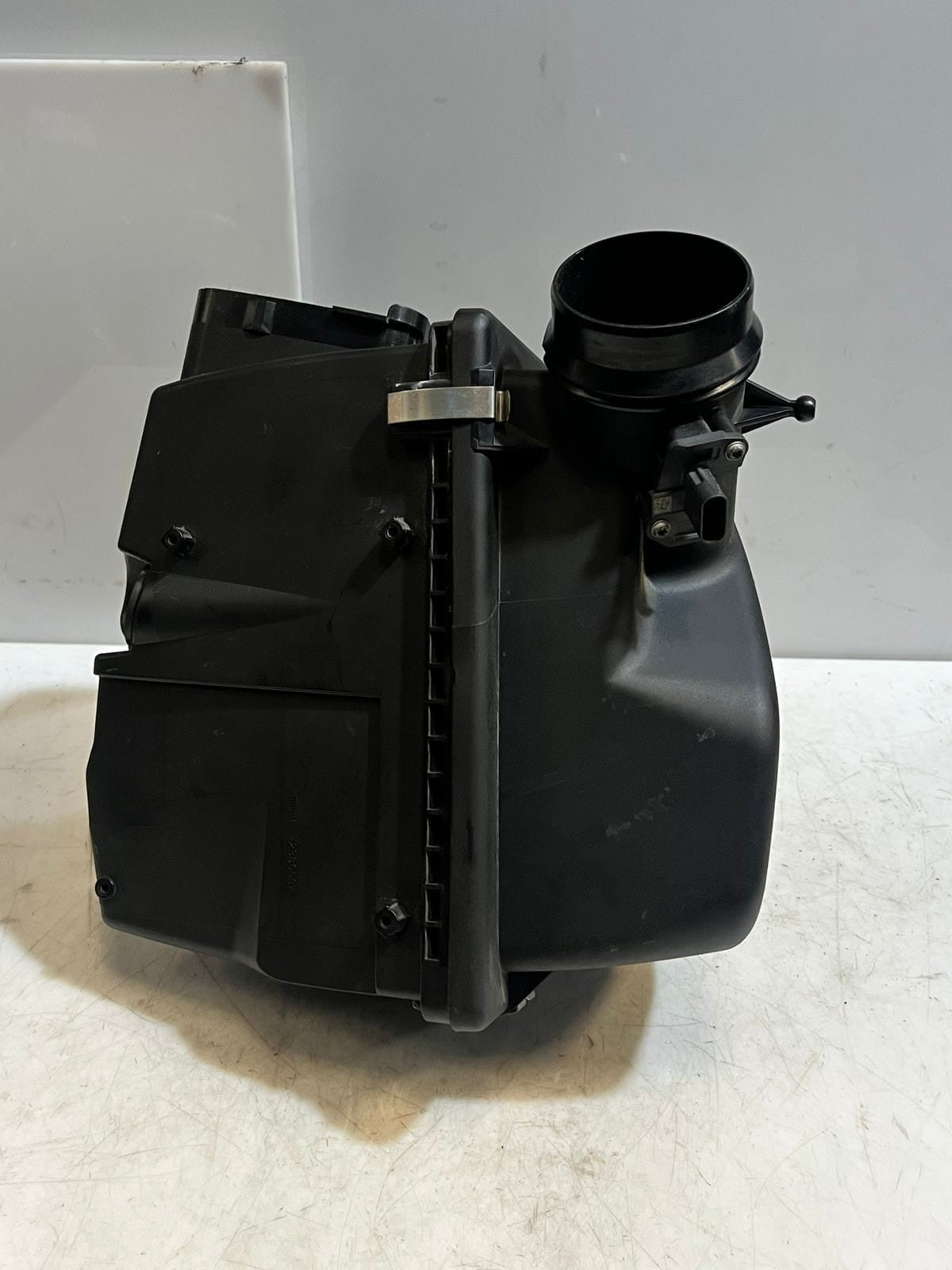 BMW 1 3 5 Series F20 F22 F30 F32 F36 B48 Air Filter Box MAHLE 8601677 OEM