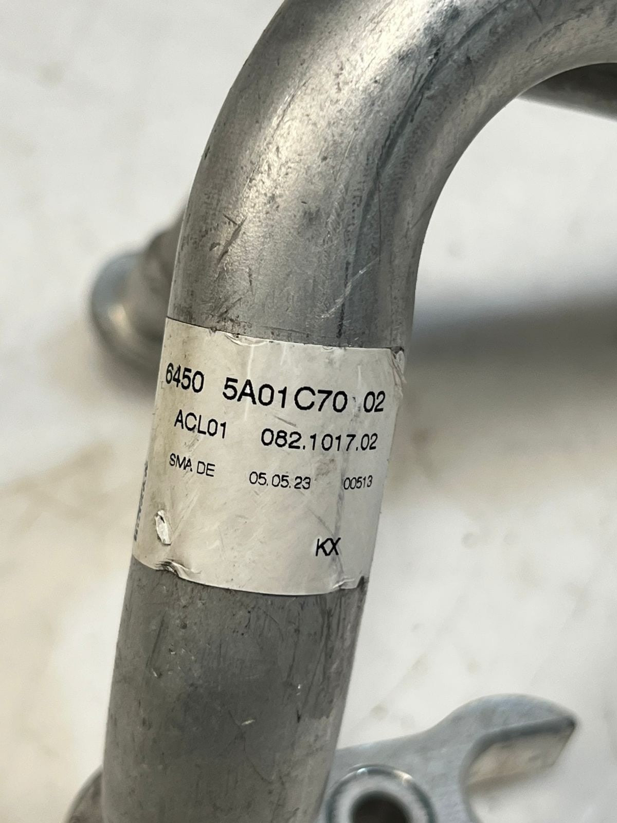 2022 BMW iX 120 AC Air Conditioning Refrigerant Hose Line 5A28911 OEM