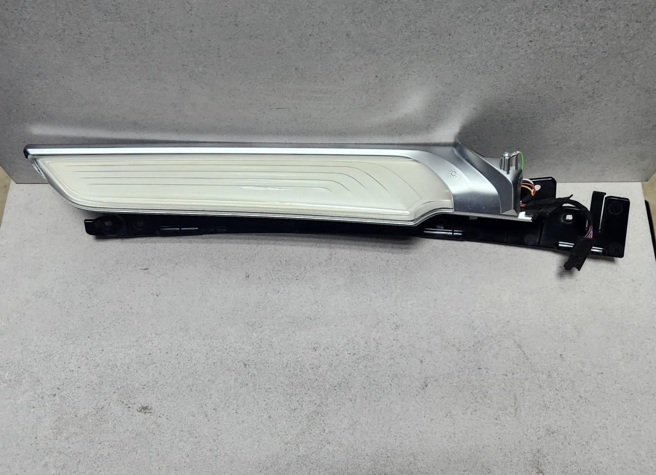 2016-2019 BMW 750i Rear Door Window Sunshade 7440850 7 Series G1