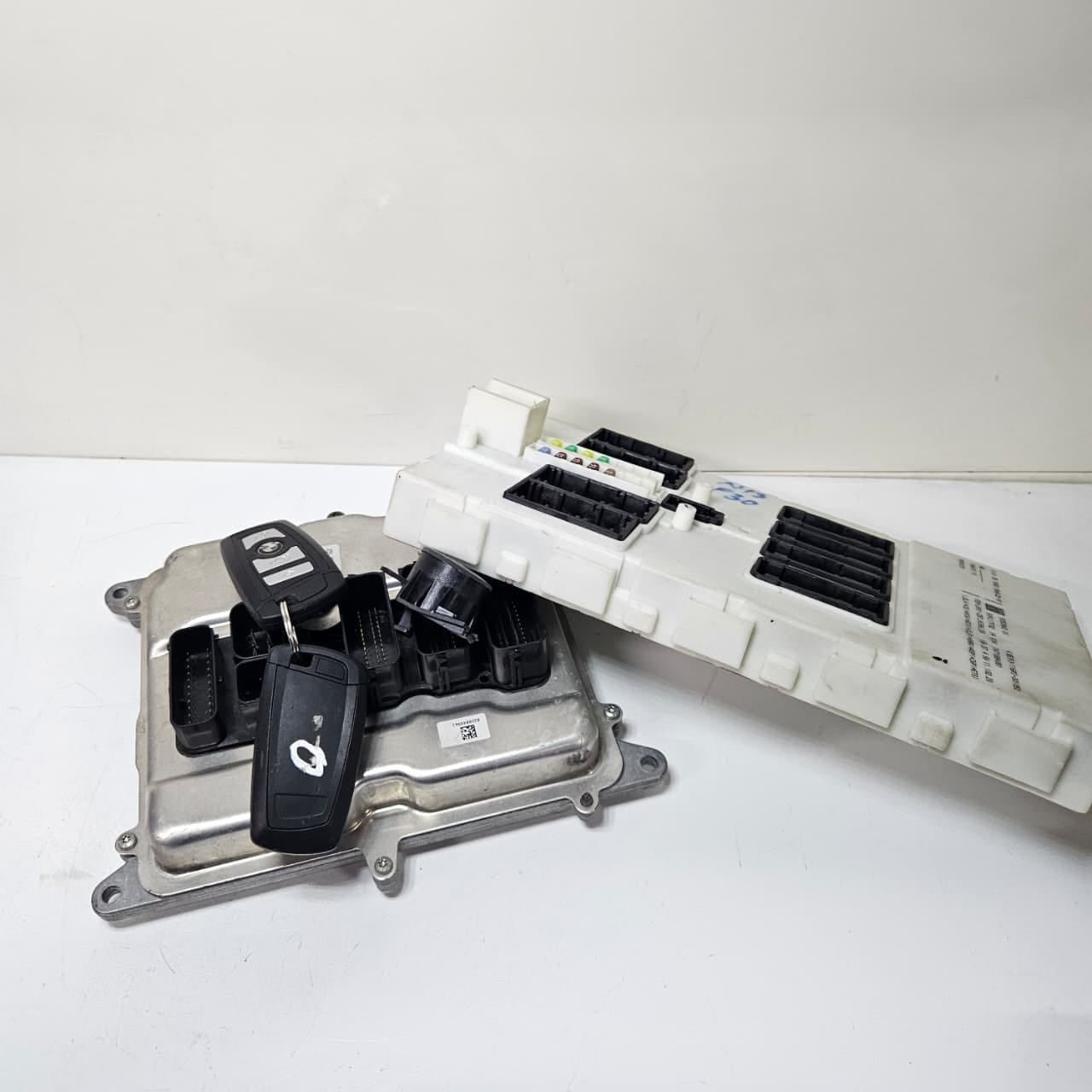 8630125-BMW Engine F20 F21 F30 N13 DME Key Set Control Unit MEVD17.2.5 OEM