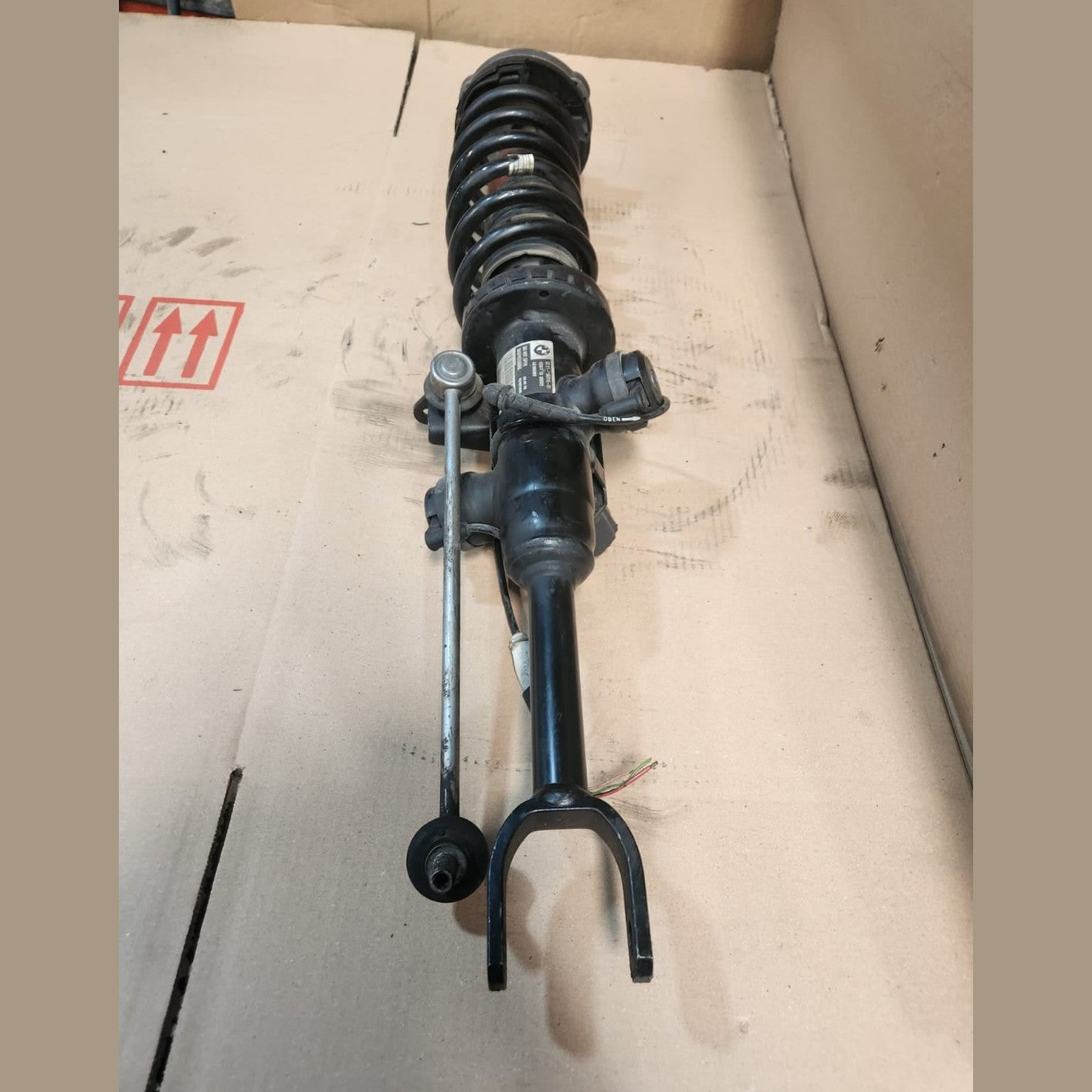 BMW Front Shock Absorber 6863116 5 Series F07 GT and 7 Series F01 Front Right 