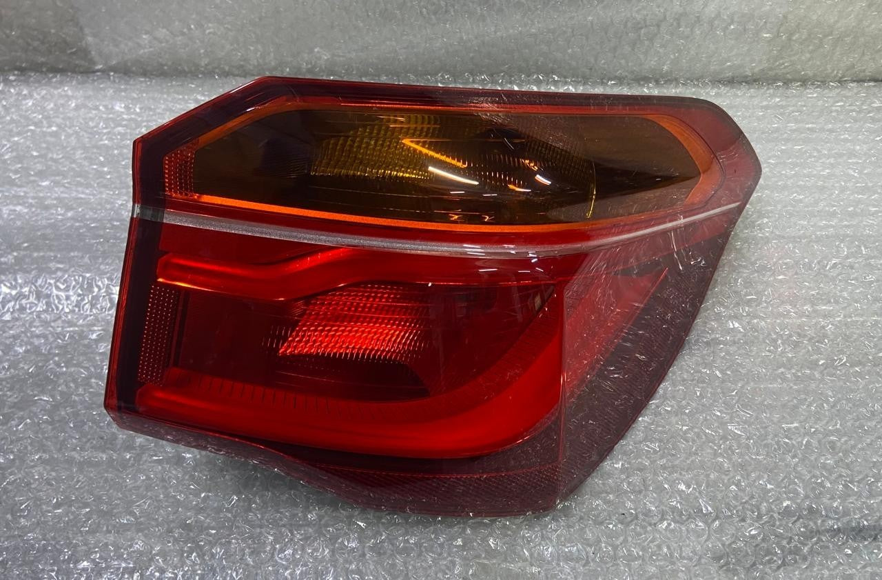 OEM BMW X1 F48 N/S RIGHT SIDE REAR TAIL LIGHT 7350716