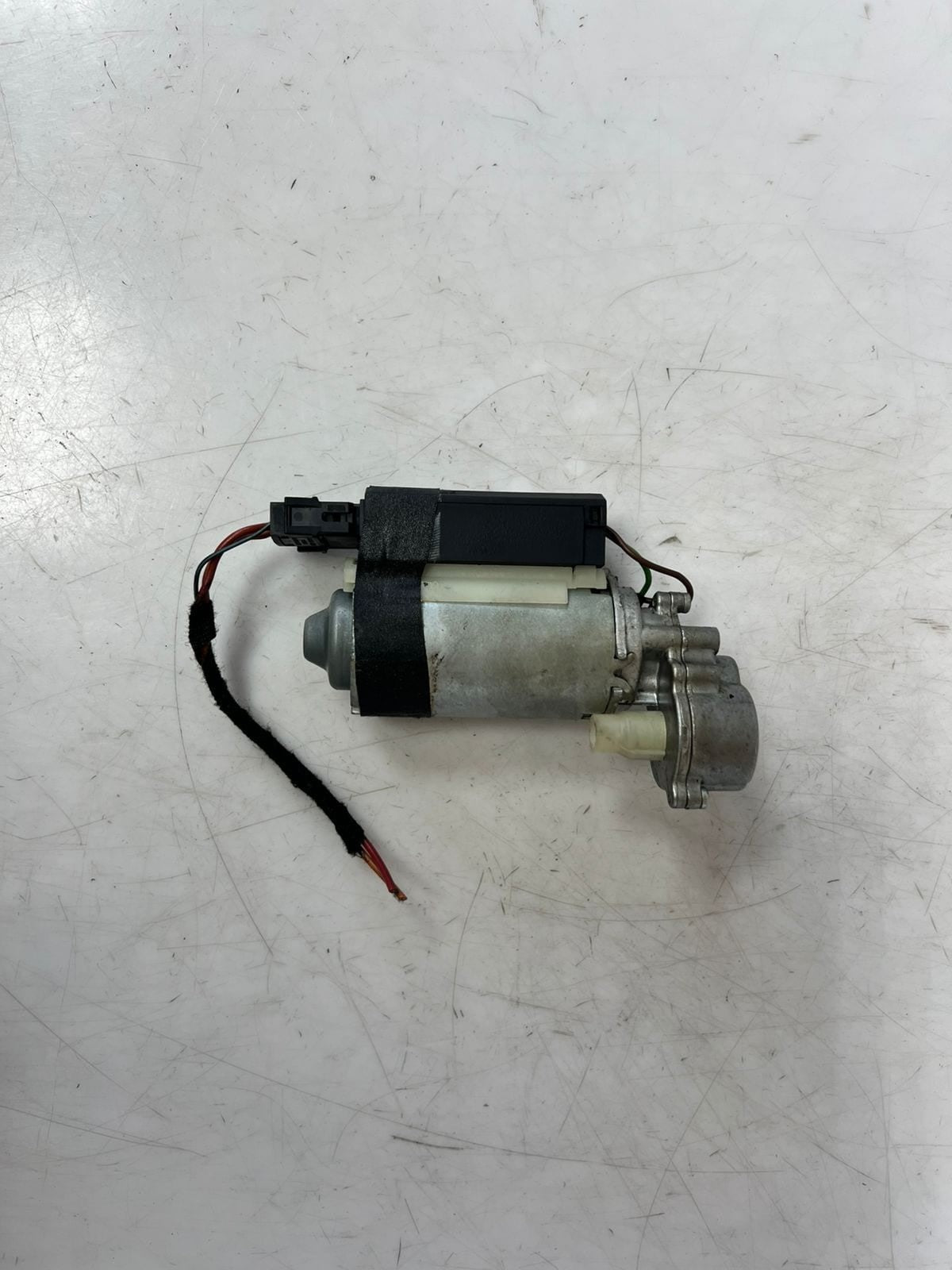 2000-2006 BMW X5 E53 Steering Column Adjustment Motor 6903945 OEM
