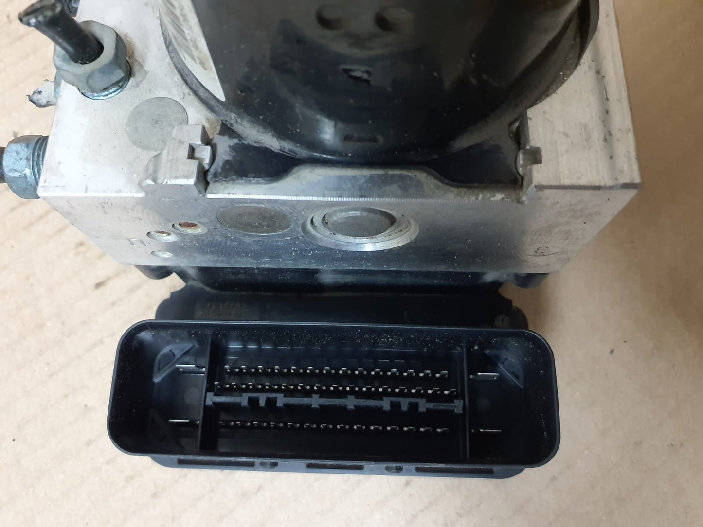 BMW 1 Series F20 F21 3 Series F30 F31 F32 320i ABS Pump and Control Unit 6857323