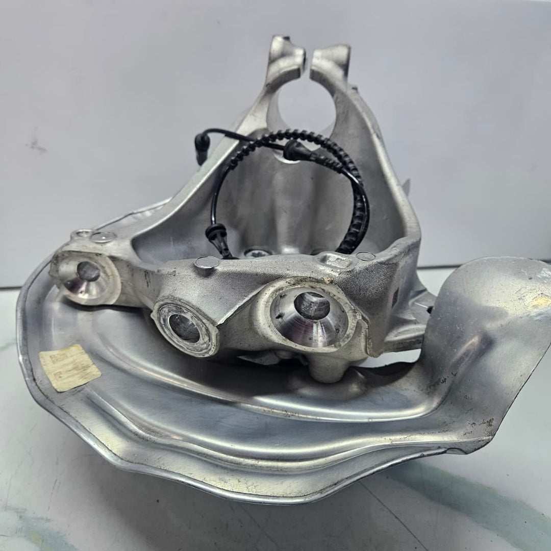 2018-2024 BMW X3 G01 X4 G02 HUB BEARING Knuckle RIGHT FRONT 6882598