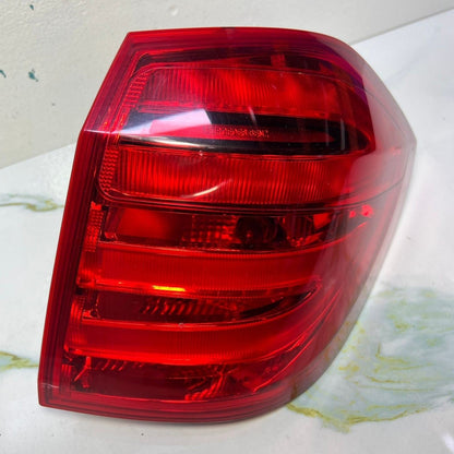 Mercedes W166 GL350 Rear Right Side LED Tail Light Brake Stop Lamp A166 9067601